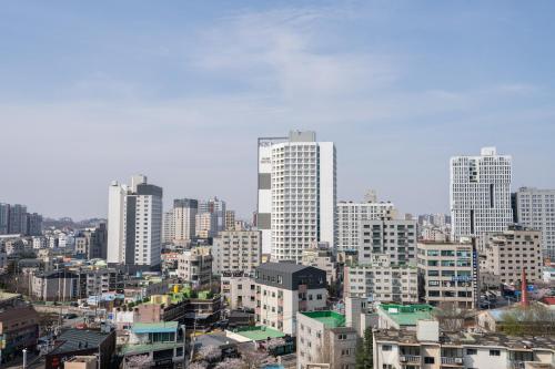 Imagen general del Golden Planet Hotel-Pyeongtaek Godeck. Foto 12