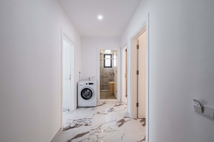 Imagen de los interiores del Golden Rose Suit Pension. Foto 20