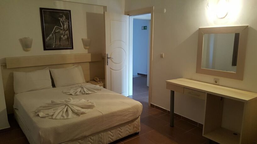 Imagen de la habitación del Golden Star Otel. Foto 17