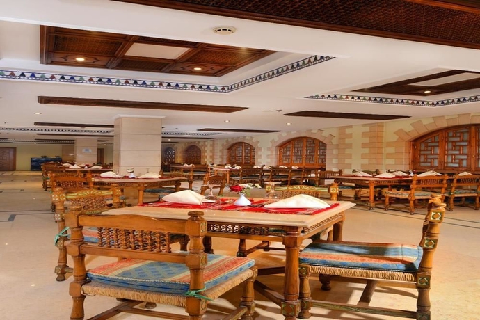 Imagen del bar/restaurante del Golden Tulip Narmer Pyramids. Foto 3