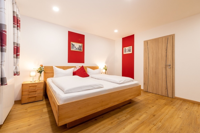 Imagen de la habitación del Goldener Hirsch Donauw&ouml;rth. Foto 11