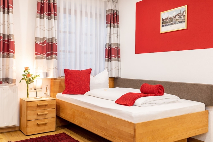 Imagen de la habitación del Goldener Hirsch Donauw&ouml;rth. Foto 12