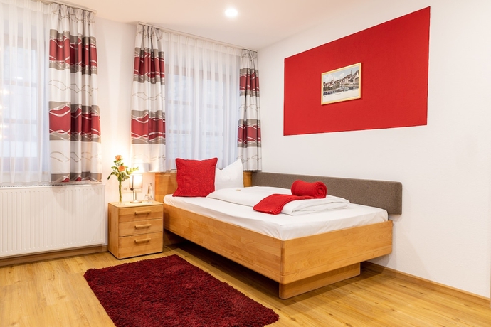 Imagen de la habitación del Goldener Hirsch Donauw&ouml;rth. Foto 13