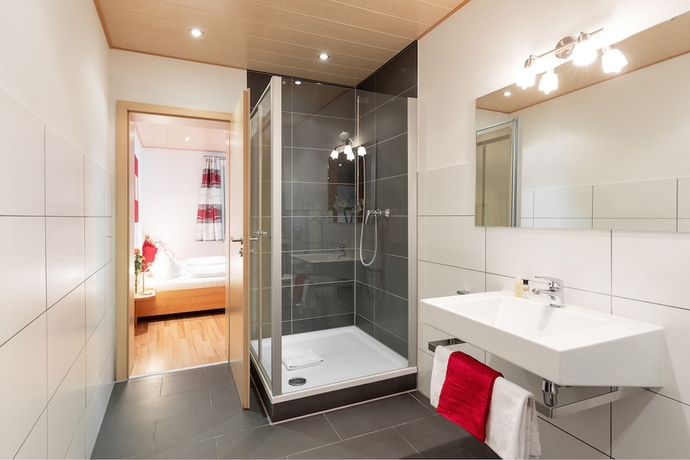 Imagen de la habitación del Goldener Hirsch Donauw&ouml;rth. Foto 16