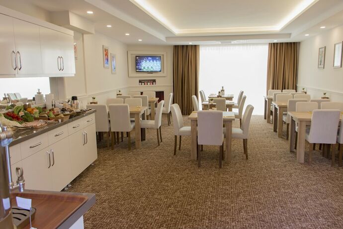 Imagen del bar/restaurante del Goldhan Hotel. Foto 16