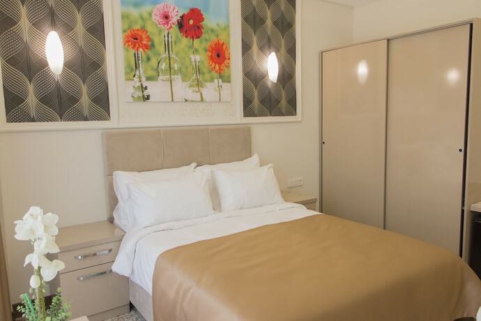 Imagen de la habitación del Goldhan Hotel. Foto 17