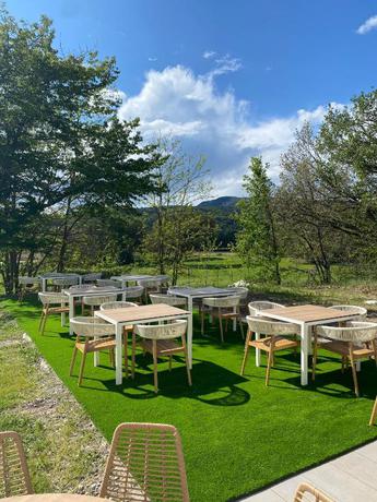 Imagen del bar/restaurante del Golf Resort de Digne by Adonis. Foto 2