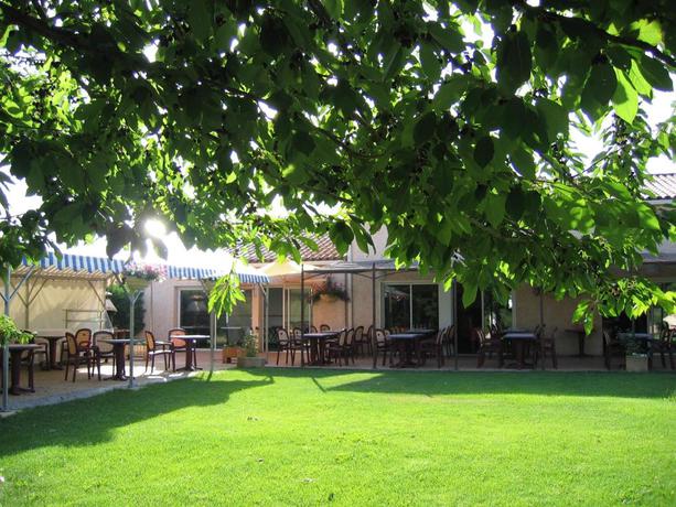 Imagen de los exteriores del Golf Resort de Digne by Adonis. Foto 12