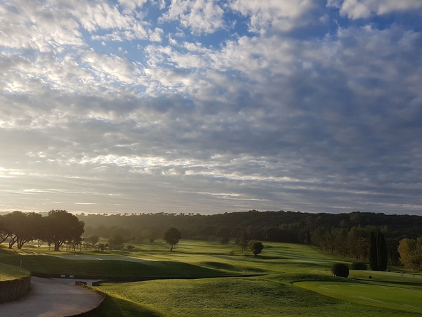 Imagen general del Golf and R&eacute;sidence de N&icirc;mes Vacquerolles. Foto 7