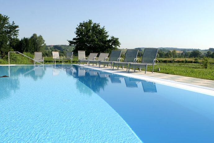 Imagen de la piscina del Golfhotel Gutshof Penning. Foto 19