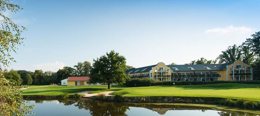 Imagen de los exteriores del Golfhotel Gutshof Penning. Foto 16