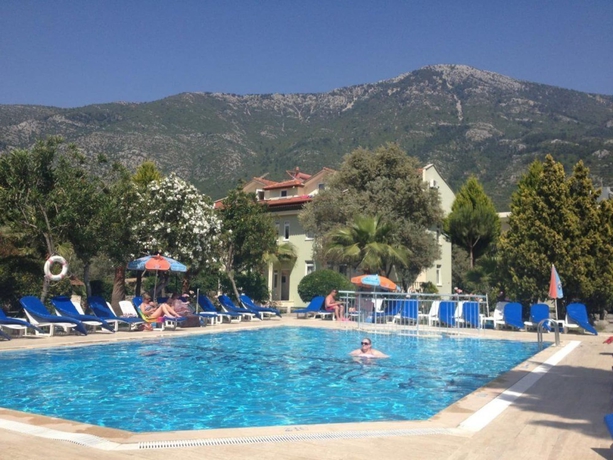 Imagen de la piscina del Gorkem Hotel and Apartments. Foto 11