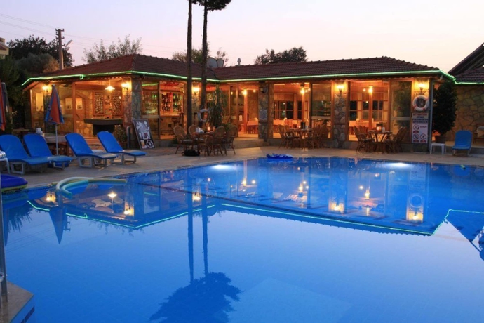 Imagen de la piscina del Gorkem Hotel and Apartments. Foto 13