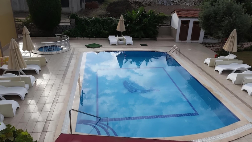 Imagen de la piscina del G&ouml;kmen Apartments. Foto 15