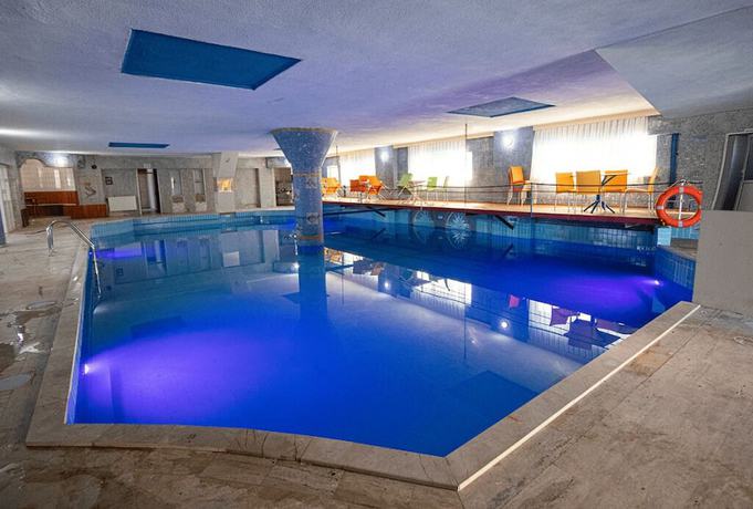 Imagen de la piscina del G&ouml;nen Aqua Apart Hotel. Foto 17