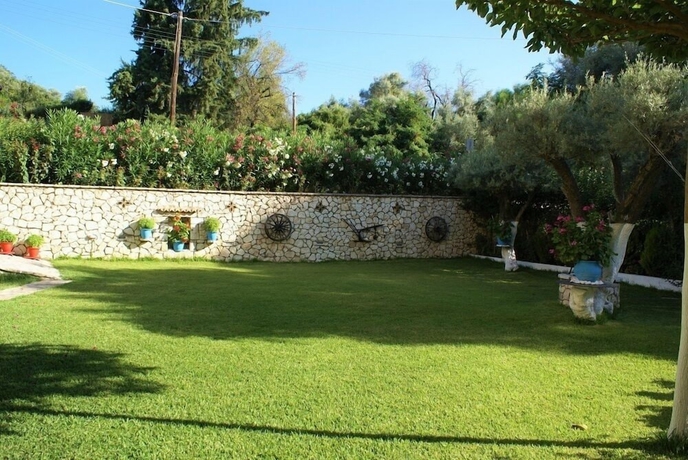 Imagen de los exteriores del Grammatoula. Foto 12