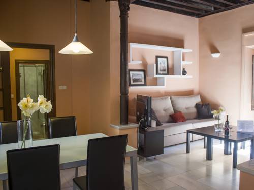 Imagen de la habitación del Granada Suites. Foto 6