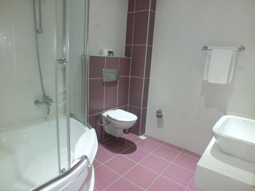 Imagen de la habitación del Grand Ahos Hotel & Spa. Foto 4