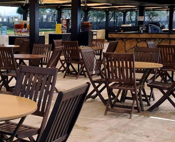 Imagen del bar/restaurante del Grand Asa Family Suites. Foto 4