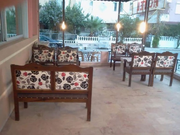 Imagen del bar/restaurante del Grand Calypso Hotel. Foto 4