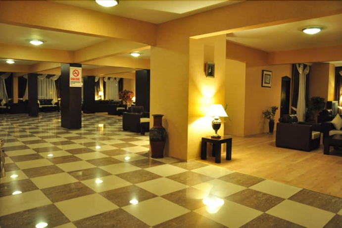 Imagen de los interiores del Grand Cinar Hotel. Foto 10