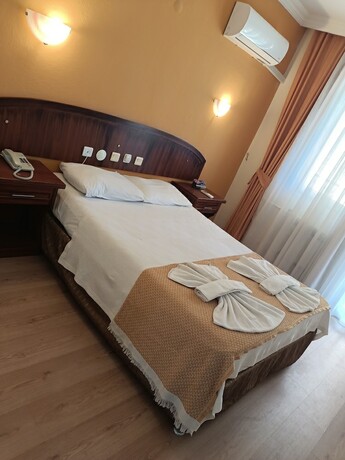 Imagen general del Grand Cnr Hotels. Foto 4