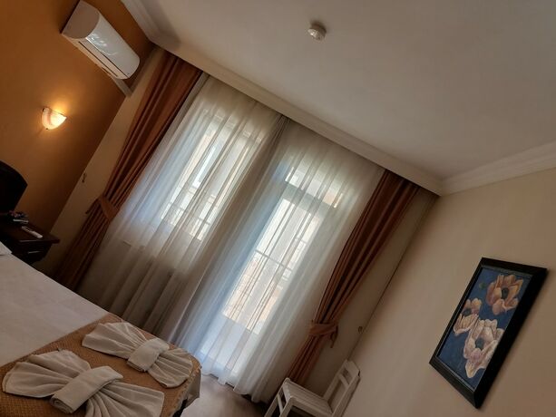 Imagen general del Grand Cnr Hotels. Foto 9