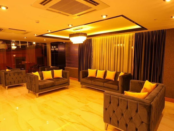 Imagen de los interiores del Grand Elmira Suites. Foto 19