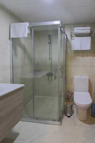 Imagen de la habitación del Grand Faik Hotel &Ccedil;eşme. Foto 4