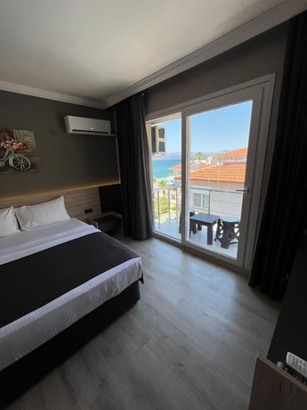 Imagen de la habitación del Grand Faik Hotel &Ccedil;eşme. Foto 16
