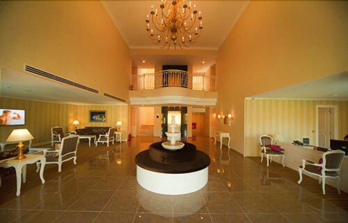 Imagen de los interiores del Grand G&ouml;cek Hotel. Foto 17