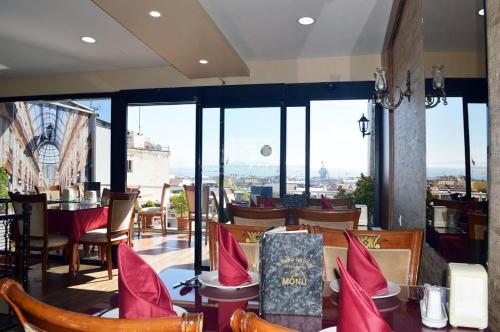 Imagen general del Grand Gross Hotel, Estambul. Foto 4