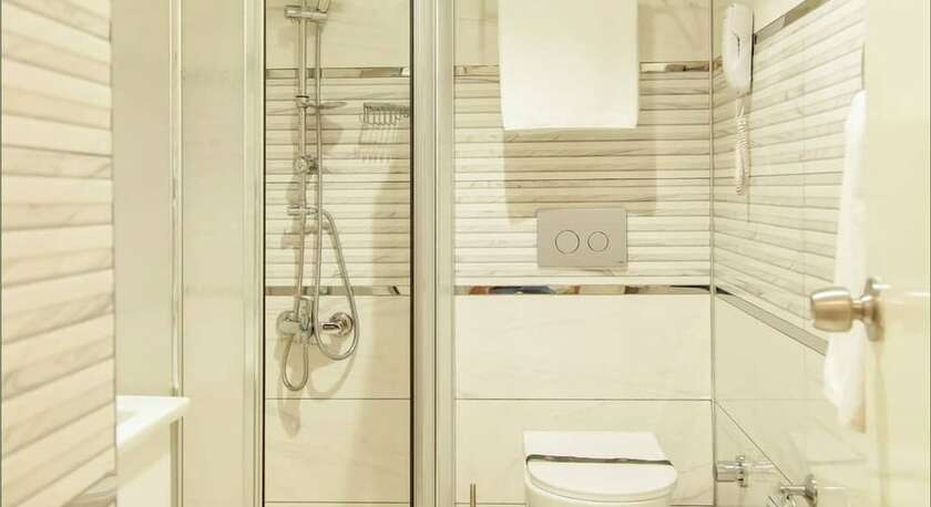 Imagen de la habitación del Grand Gulizar Hotel. Foto 17