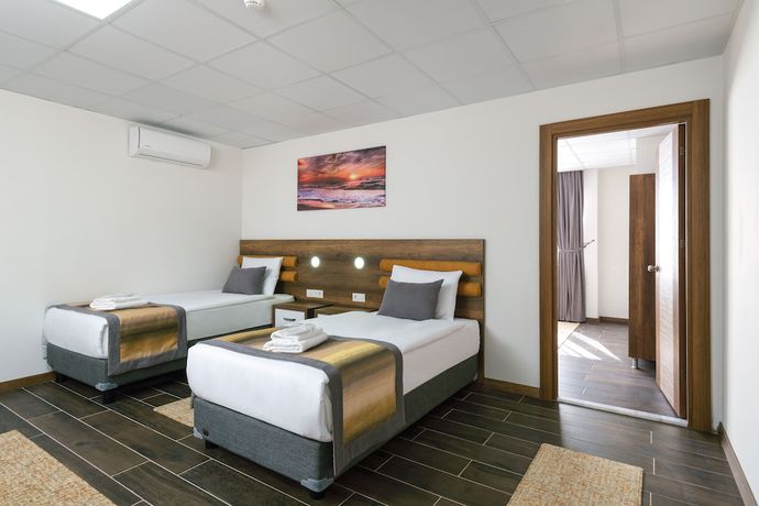 Imagen de la habitación del Grand Gulluk Hotel And Spa. Foto 9