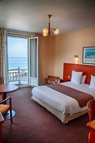 Imagen de la habitación del Grand H&ocirc;tel de Trestraou. Foto 2