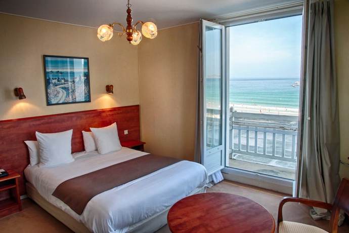 Imagen de la habitación del Grand H&ocirc;tel de Trestraou. Foto 5