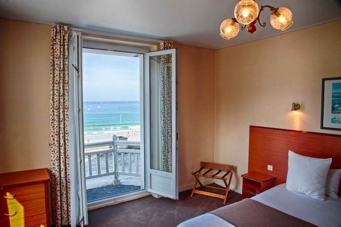 Imagen de la habitación del Grand H&ocirc;tel de Trestraou. Foto 6