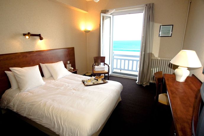 Imagen de la habitación del Grand H&ocirc;tel de Trestraou. Foto 9