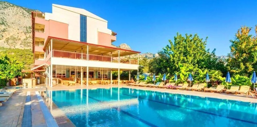 Imagen general del Grand Hotel Derin. Foto 2