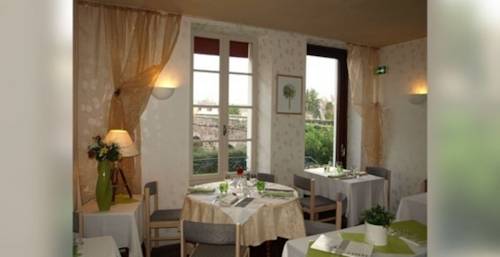 Imagen de la habitación del Grand Hotel, Guichen. Foto 5