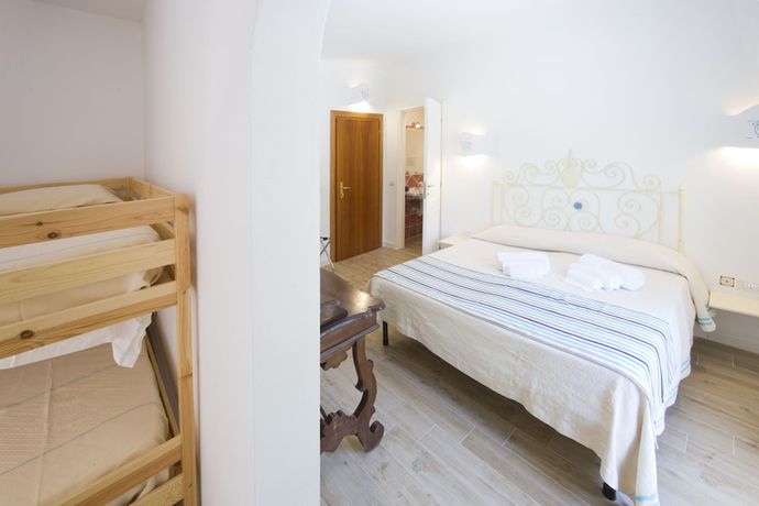 Imagen de la habitación del Grand Hotel Palau. Foto 12