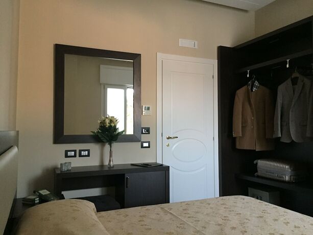 Imagen de la habitación del Grand Hotel Royal. Foto 29