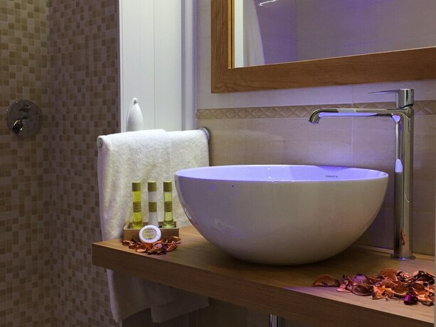 Imagen de la habitación del Grand Hotel Royal. Foto 32