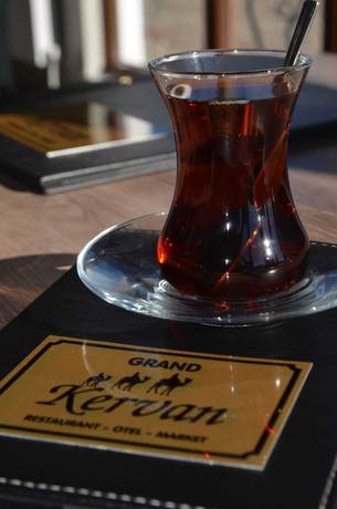 Imagen del bar/restaurante del Grand Kervan Otel. Foto 4