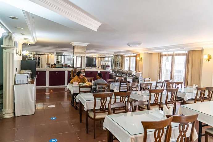Imagen del bar/restaurante del Grand Lara Hotel. Foto 3