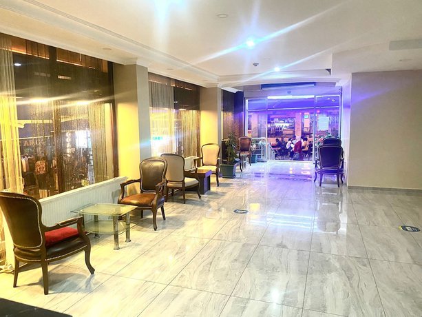 Imagen de los interiores del Grand Lara Hotel. Foto 13
