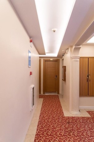 Imagen de los interiores del Grand Lara Hotel. Foto 14