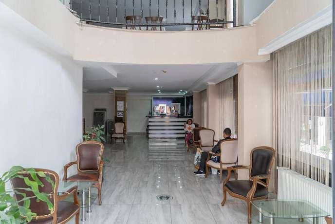 Imagen de la habitación del Grand Lara Hotel. Foto 12