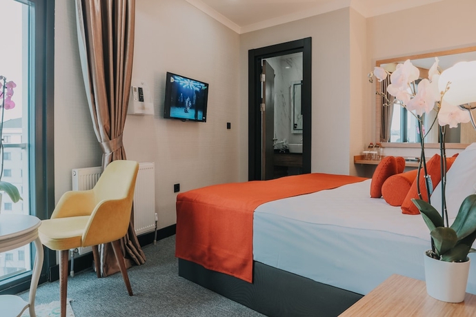 Imagen de la habitación del Grand Lark Otel. Foto 6