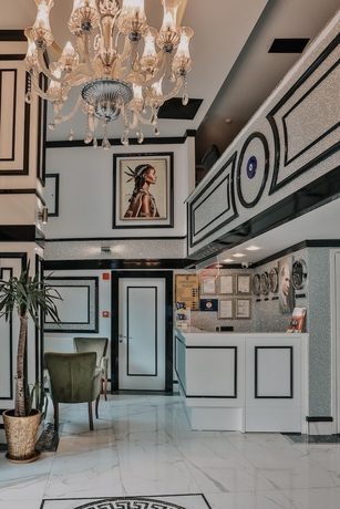Imagen de los interiores del Grand Lark Otel. Foto 19